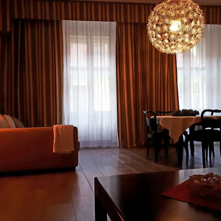 Mi Casa Tu Casa - Kremencova 10 Prague